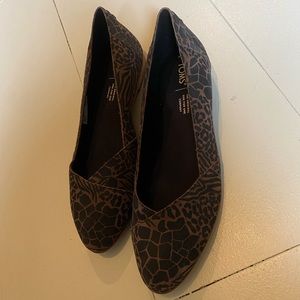 new never worn toms flats